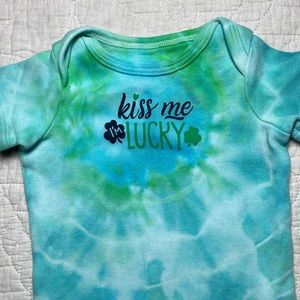 Tie Dye Cotton Newborn Onesie Kiss Me I'm Lucky